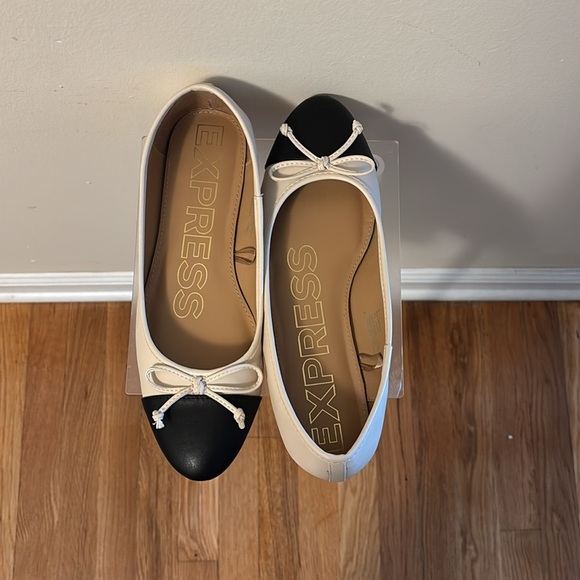 Express Black and Cream Flats with Bow Detail - Picture 7 of 13